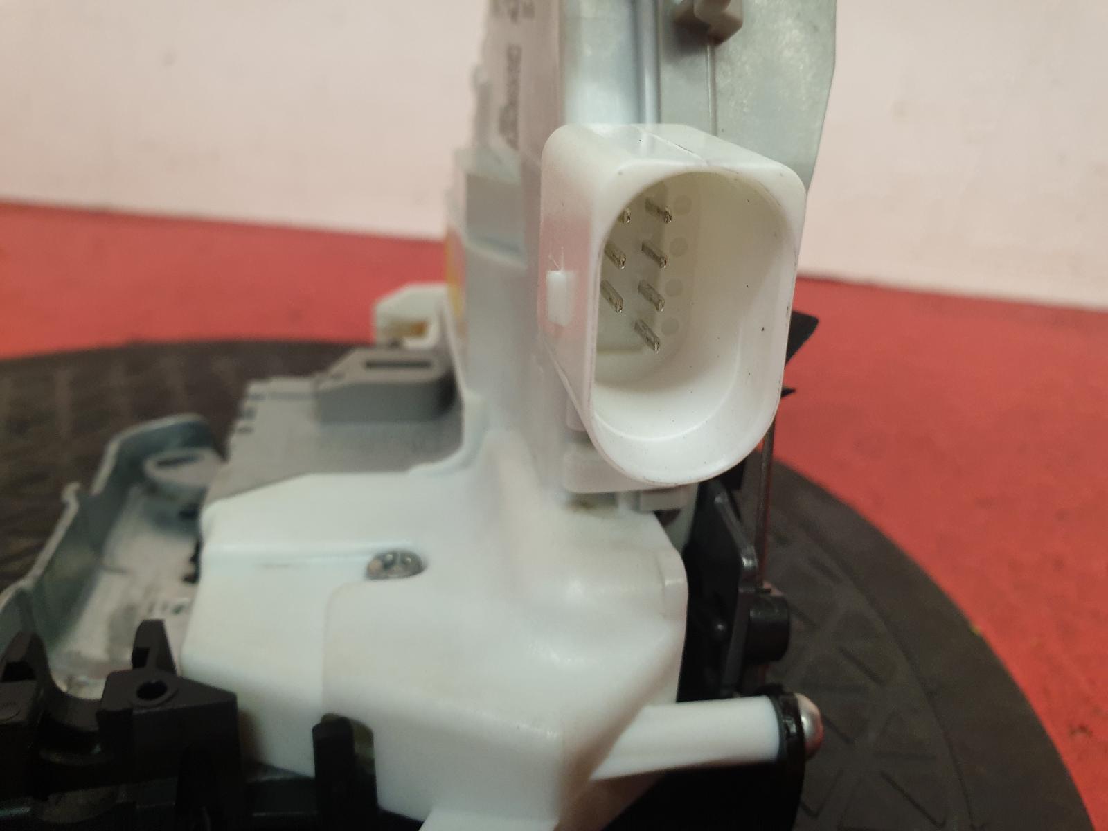 View Auto part Door Lock Assembly Porsche 718 2022