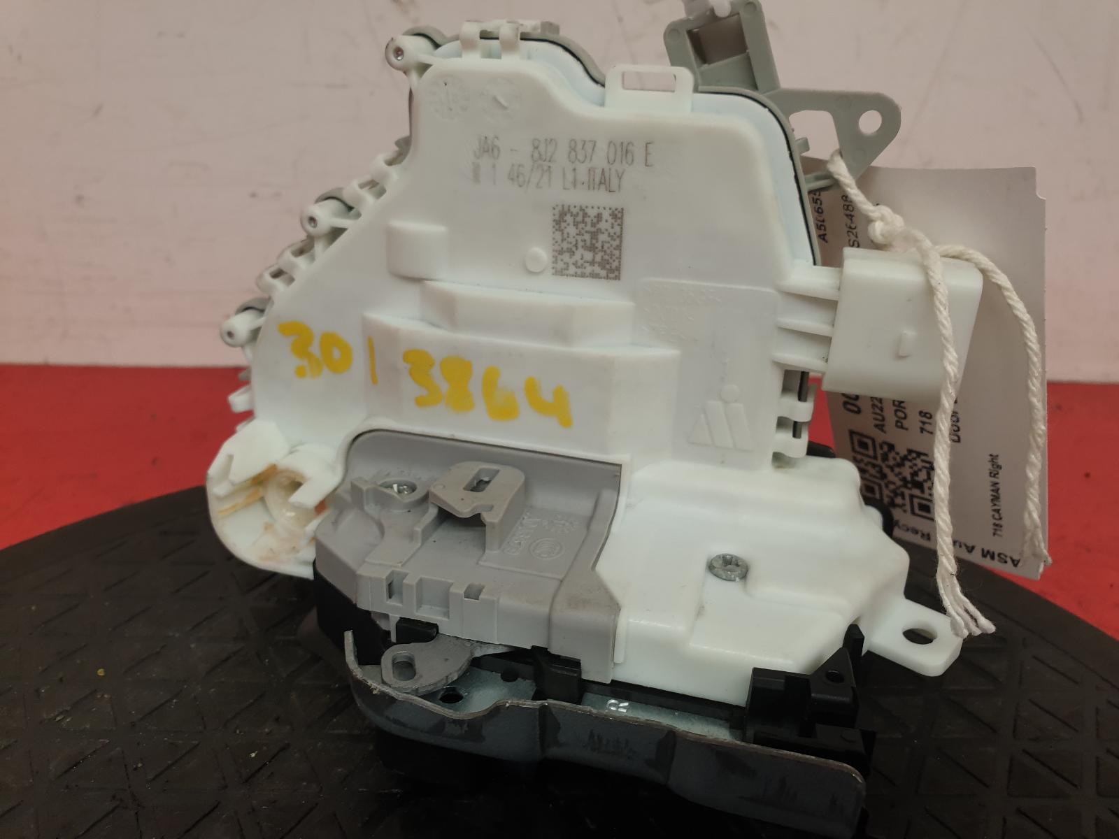 View Auto part Door Lock Assembly Porsche 718 2022