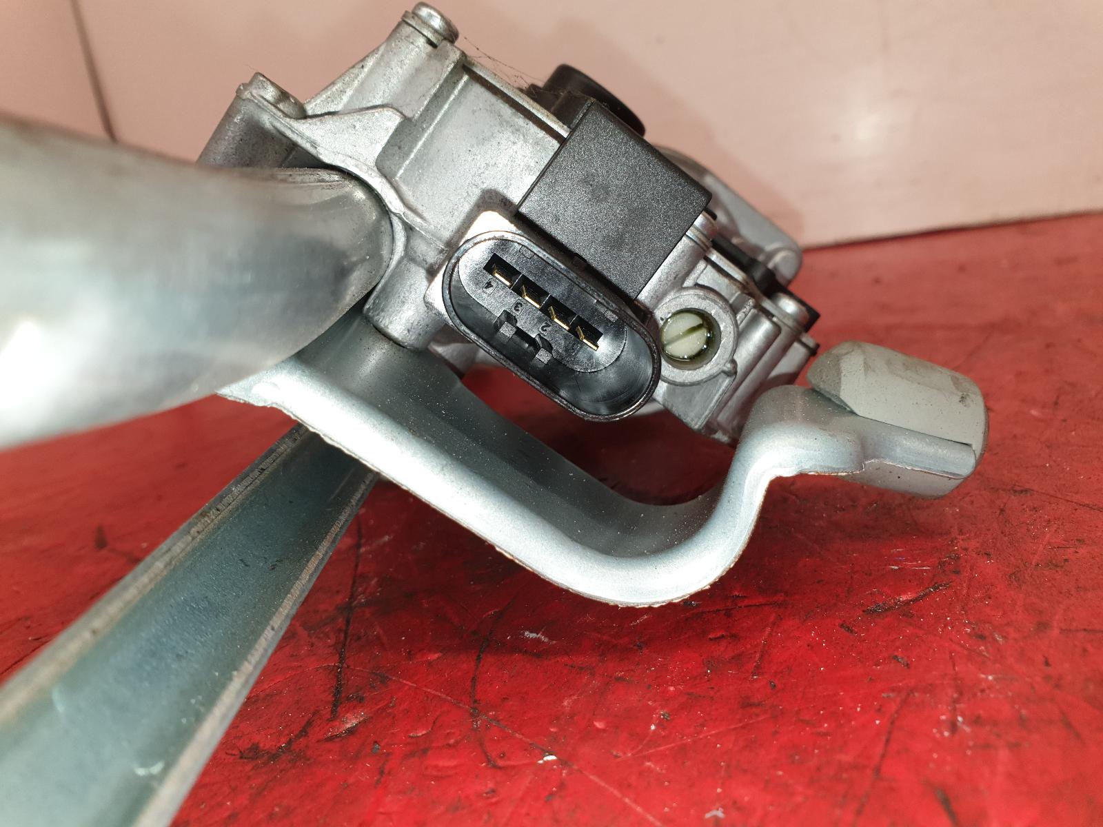 Wiper Motor Front 1 Series Bmw 2010