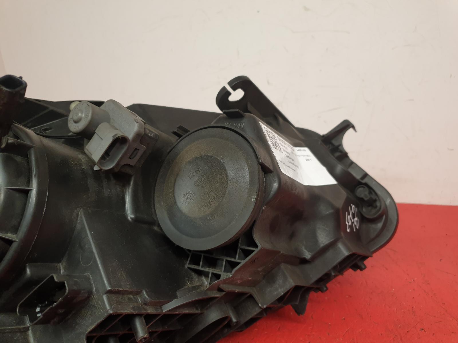 L Headlamp Qashqai Nissan 2011 