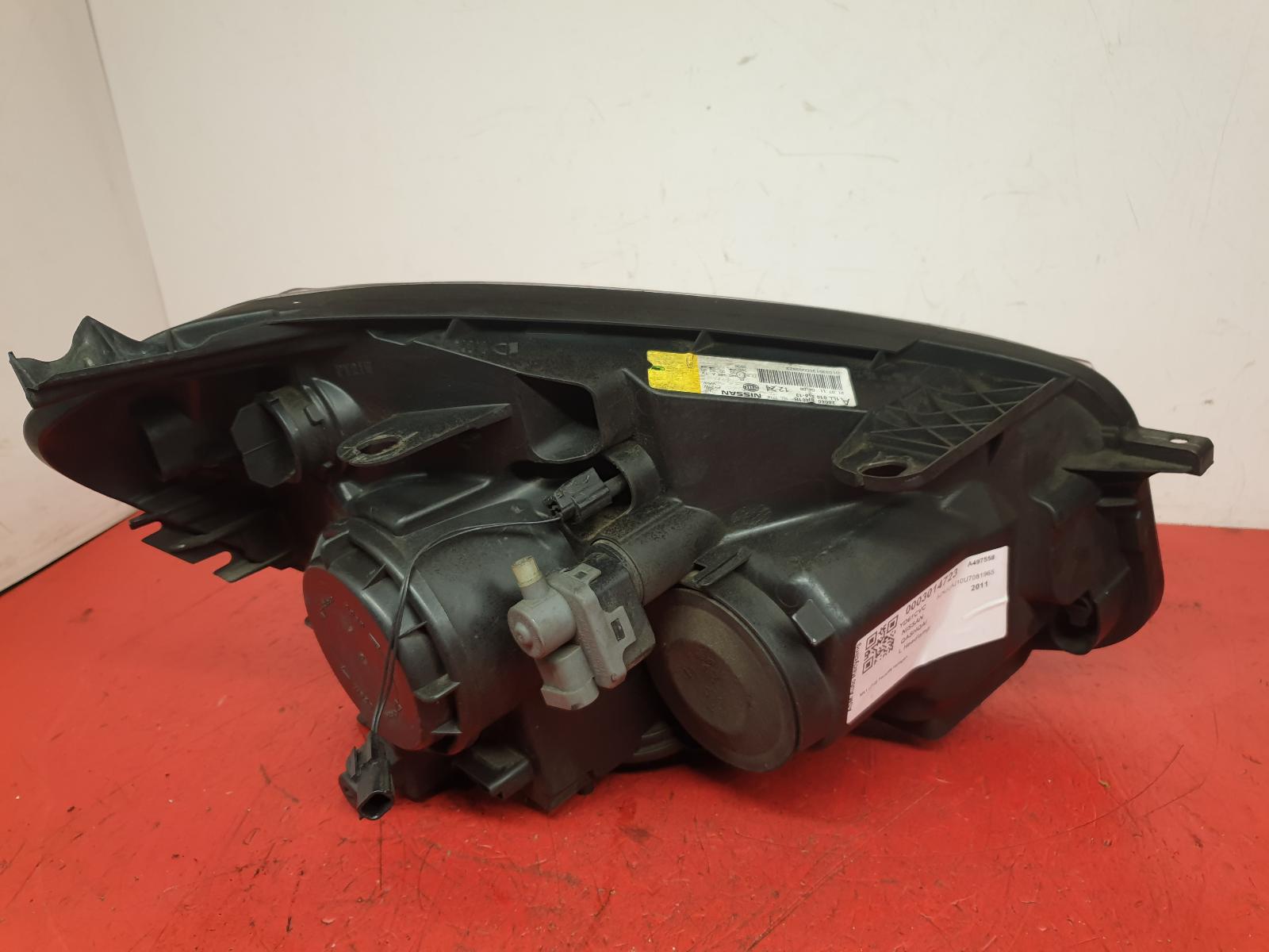 L Headlamp Qashqai Nissan 2011 