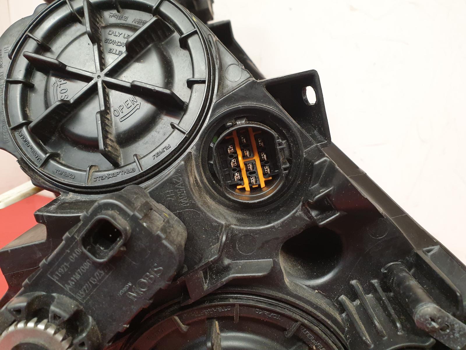 R Headlamp I40 Hyundai 2013