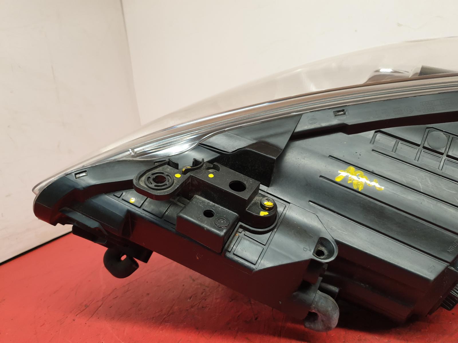 R Headlamp I40 Hyundai 2013