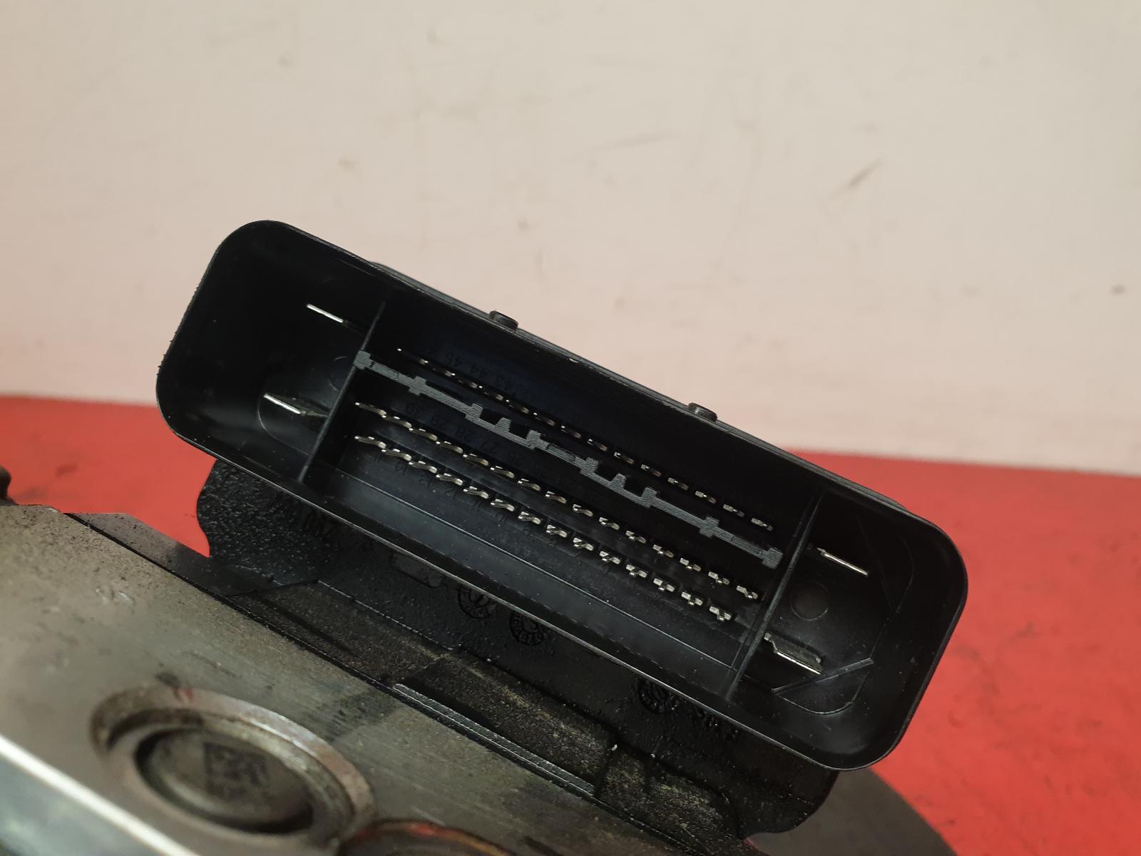 View Auto part ABS Pump/Modulator Mercedes C Class 2013