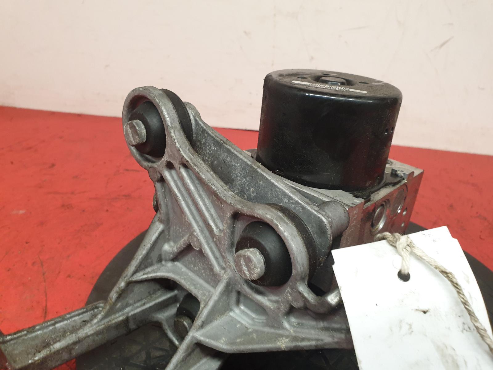 View Auto part ABS Pump/Modulator Mercedes C Class 2013
