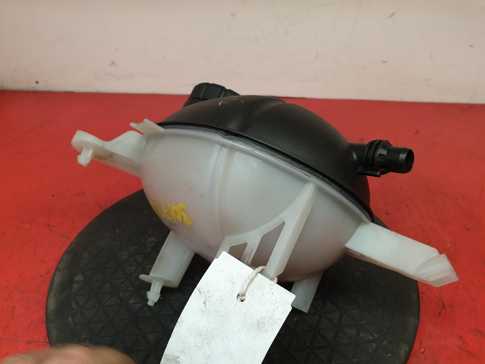 Overflow Bottle E Class Mercedes 2016