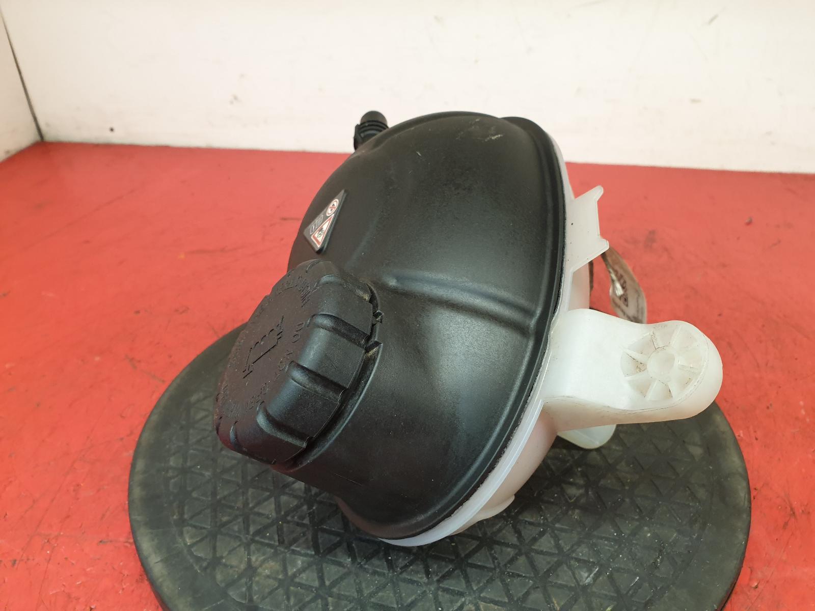 Overflow Bottle E Class Mercedes 2016