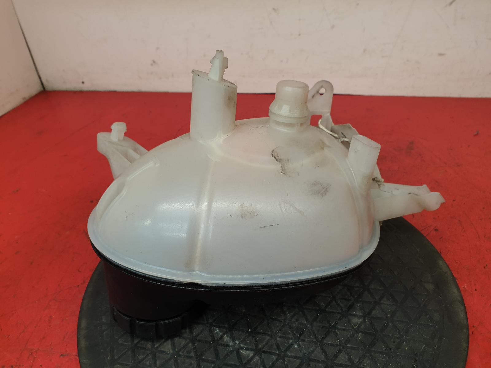 Overflow Bottle E Class Mercedes 2016