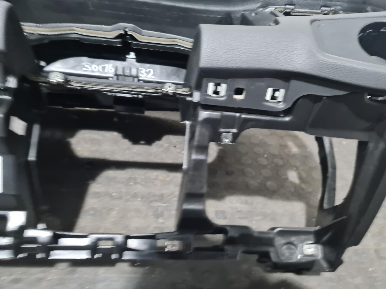 View Auto part L Air Bag Volkswagen Golf 2020