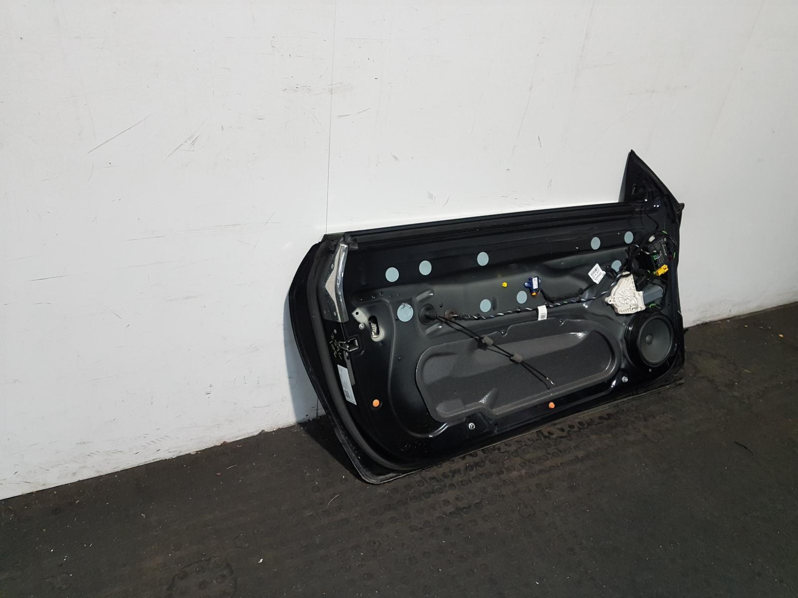 L Front Door E Class Mercedes 2009