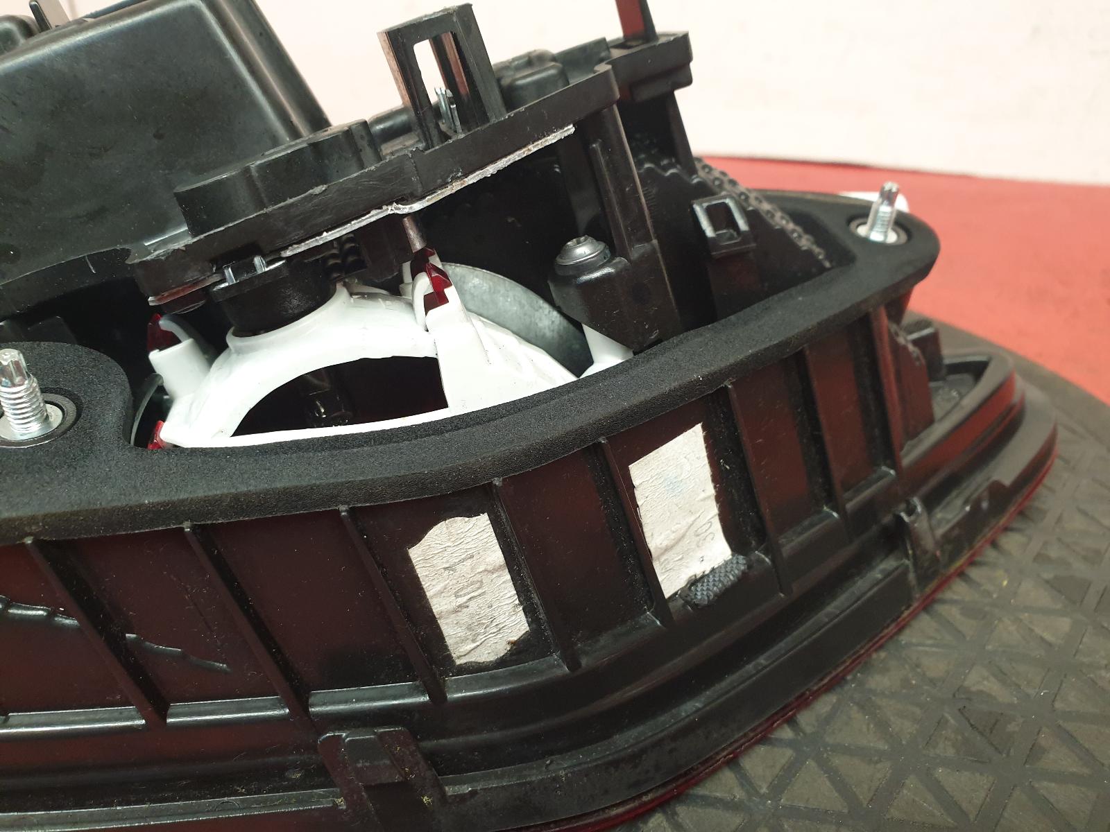 R Taillight Leon Seat 2015 