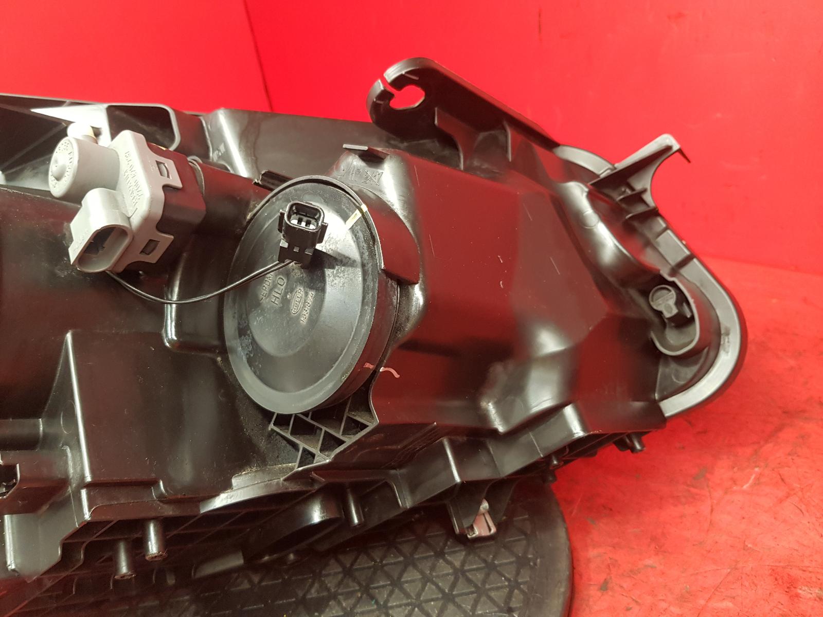 L Headlamp Qashqai Nissan 2012