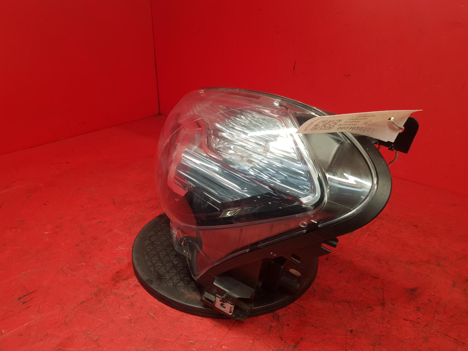 L Headlamp Qashqai Nissan 2012