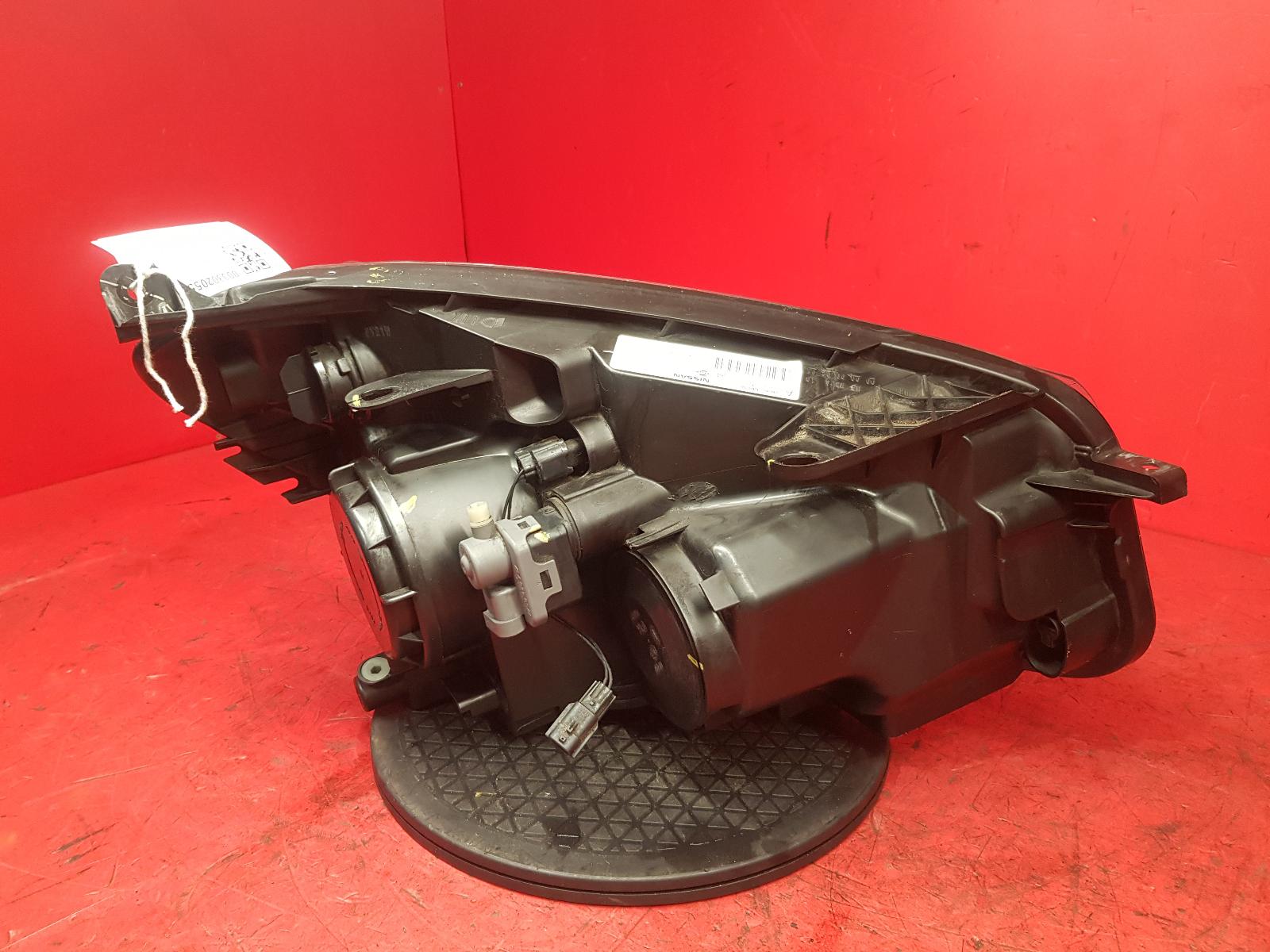 L Headlamp Qashqai Nissan 2012