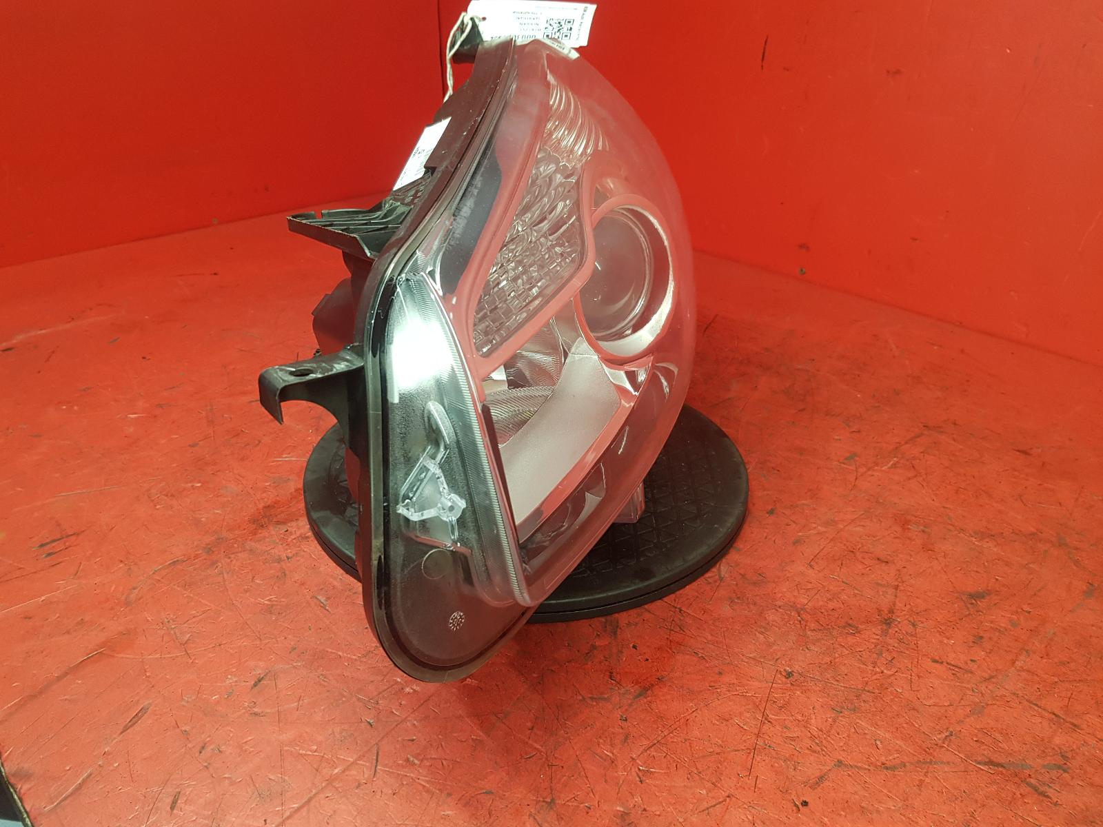 L Headlamp Qashqai Nissan 2012