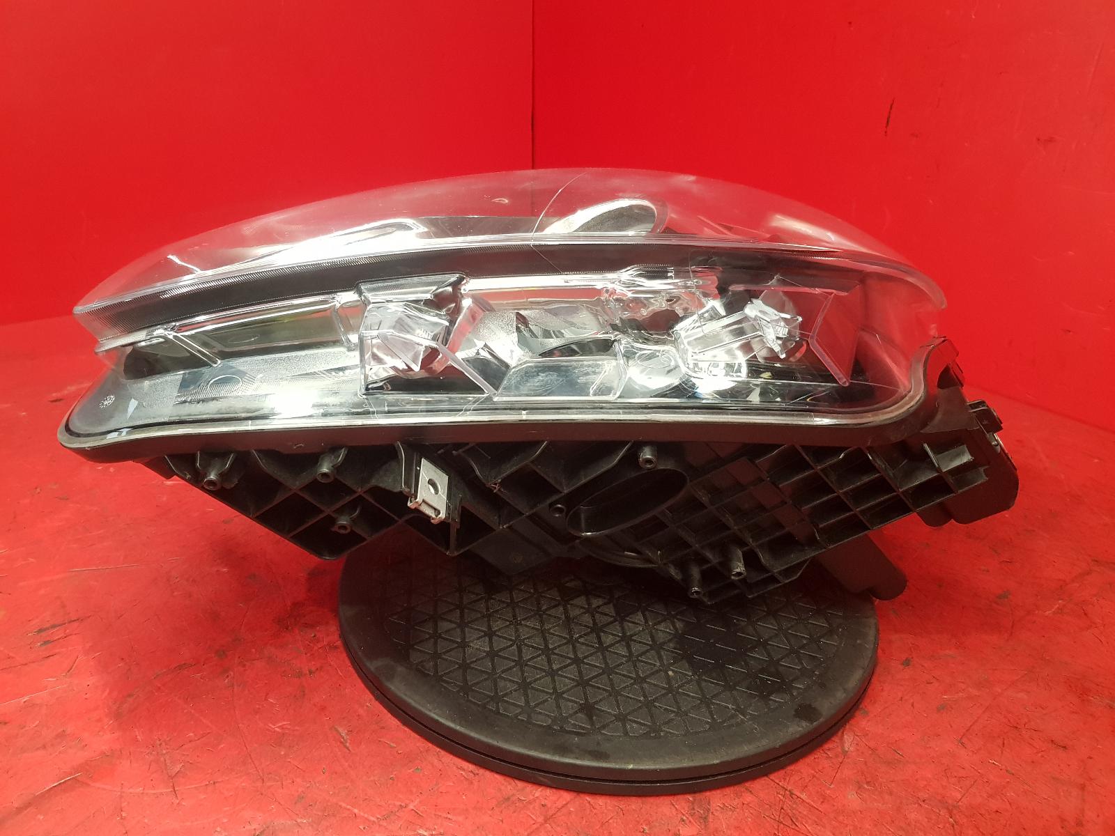 L Headlamp Qashqai Nissan 2012