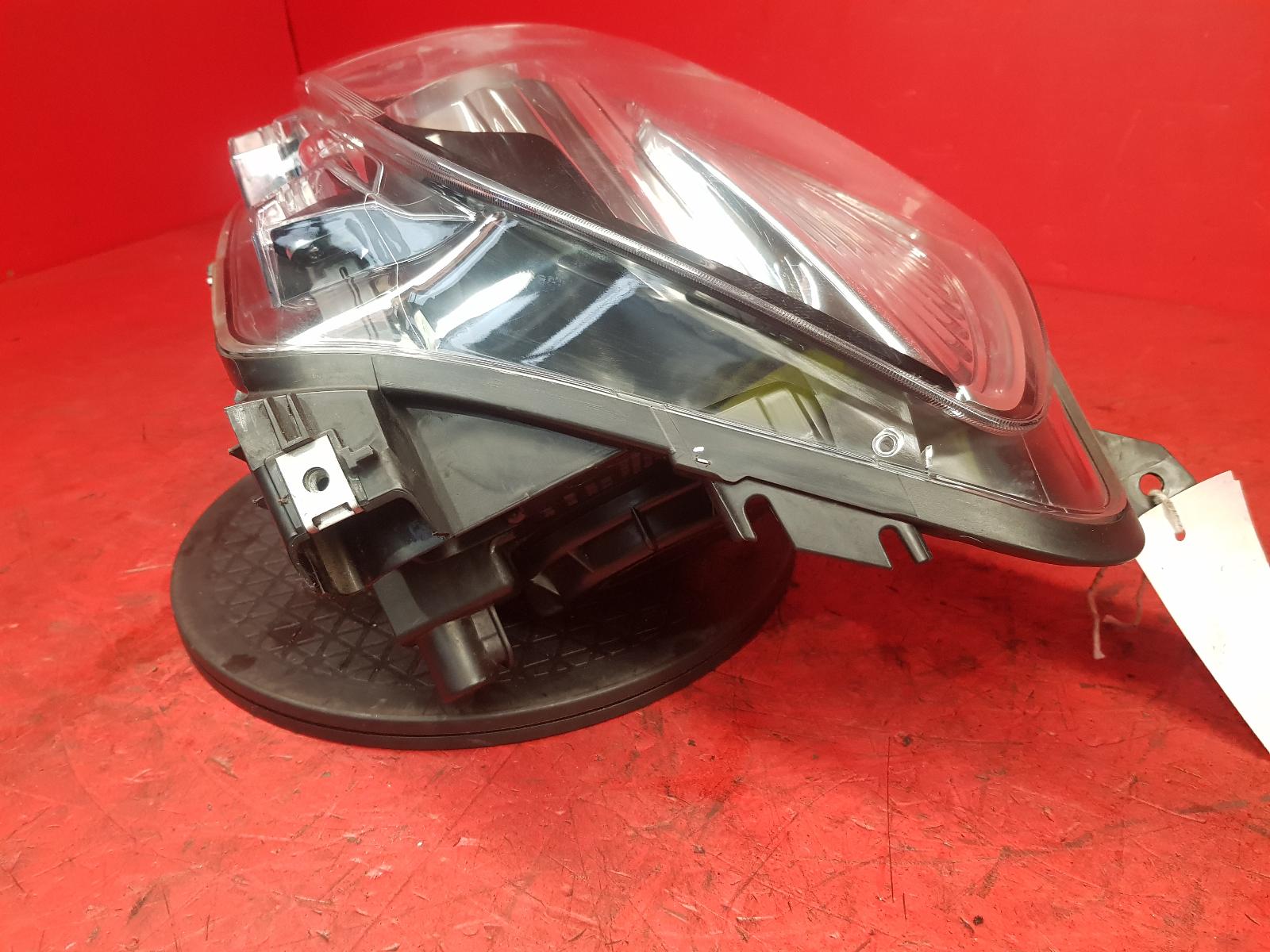 L Headlamp Qashqai Nissan 2012