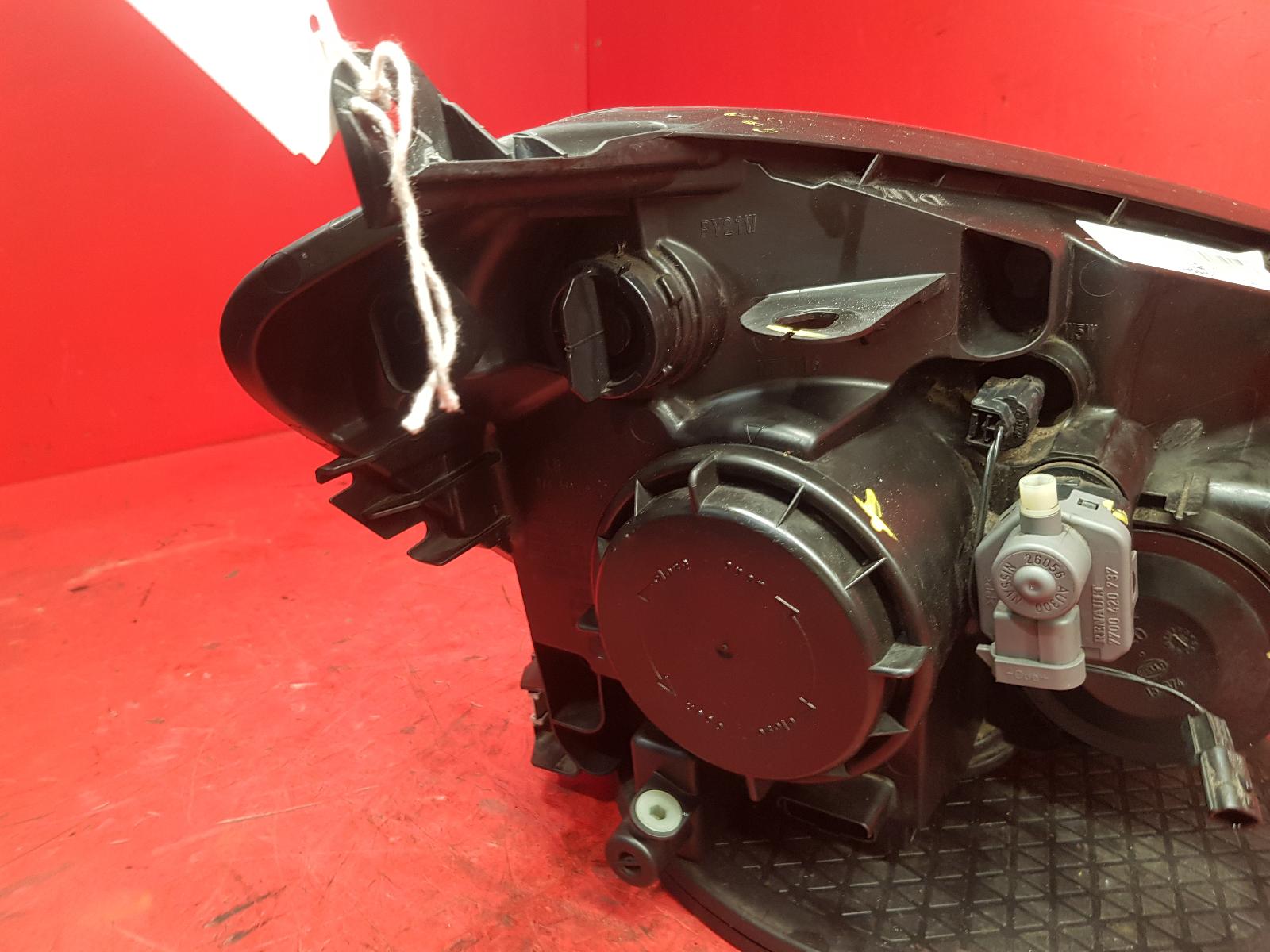 L Headlamp Qashqai Nissan 2012