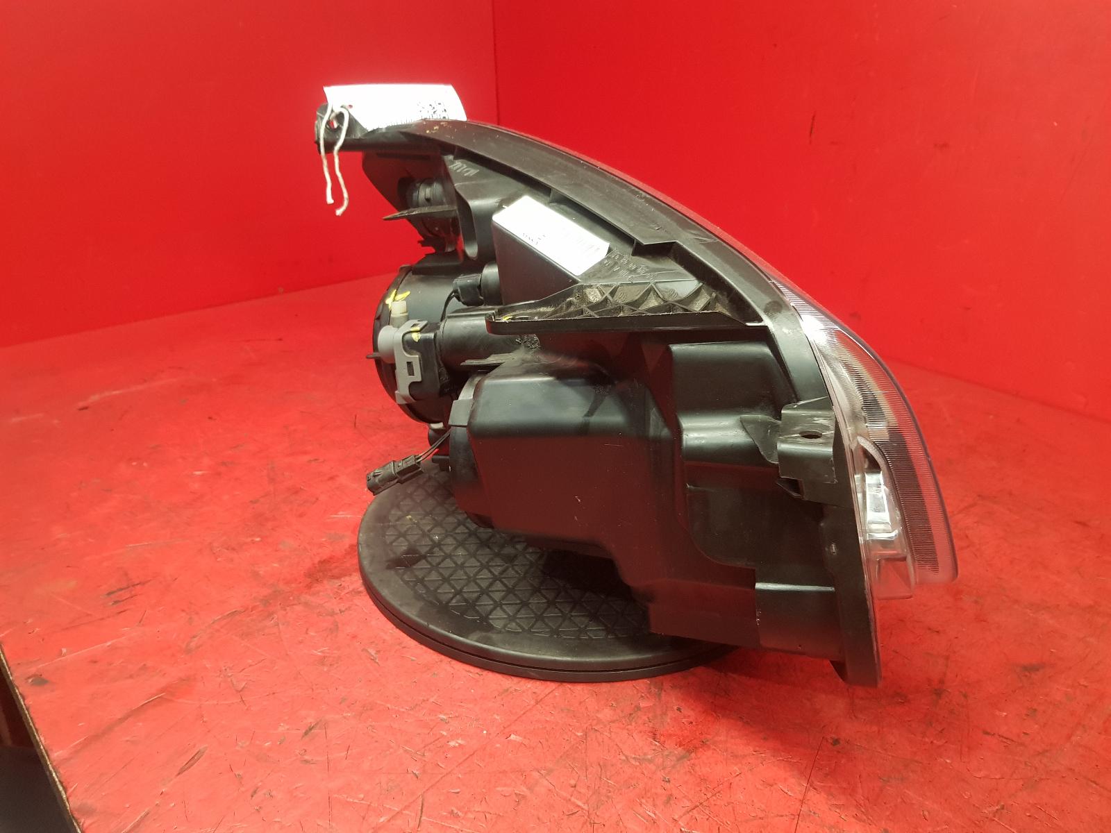 L Headlamp Qashqai Nissan 2012