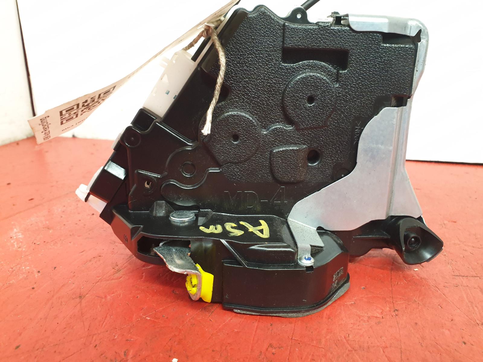 Door Lock Assembly Yaris Toyota 2015