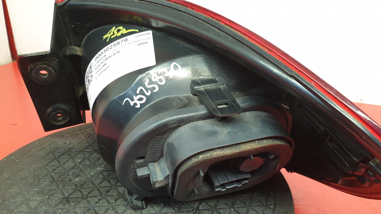 L Taillight Tiguan Volkswagen 2009