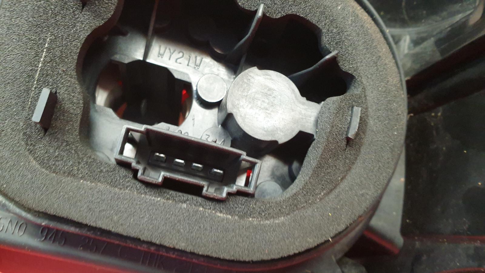 L Taillight Tiguan Volkswagen 2009