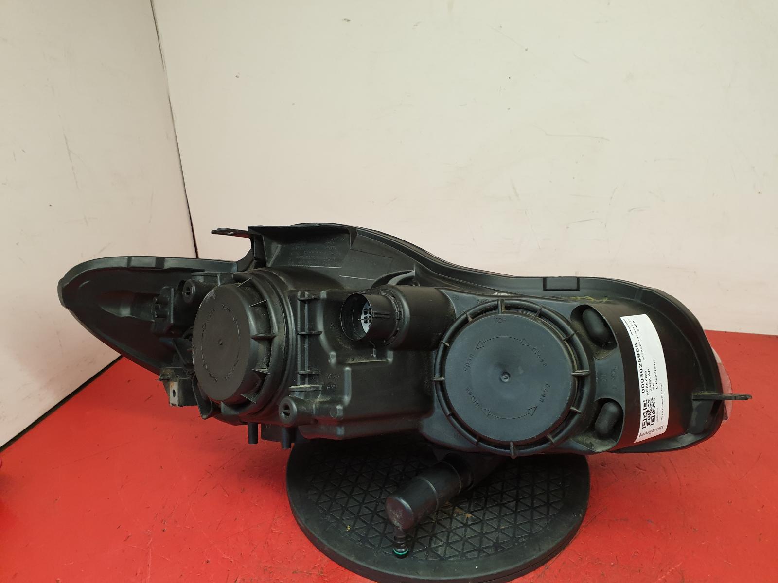 新品AirPods Pro2 (第2世代) 本体 充電ケース MTJV3J/A Apple AirPods Pro 2 MagSafe充電ケース(USB-C)付き MTJV3J/A 価格比較