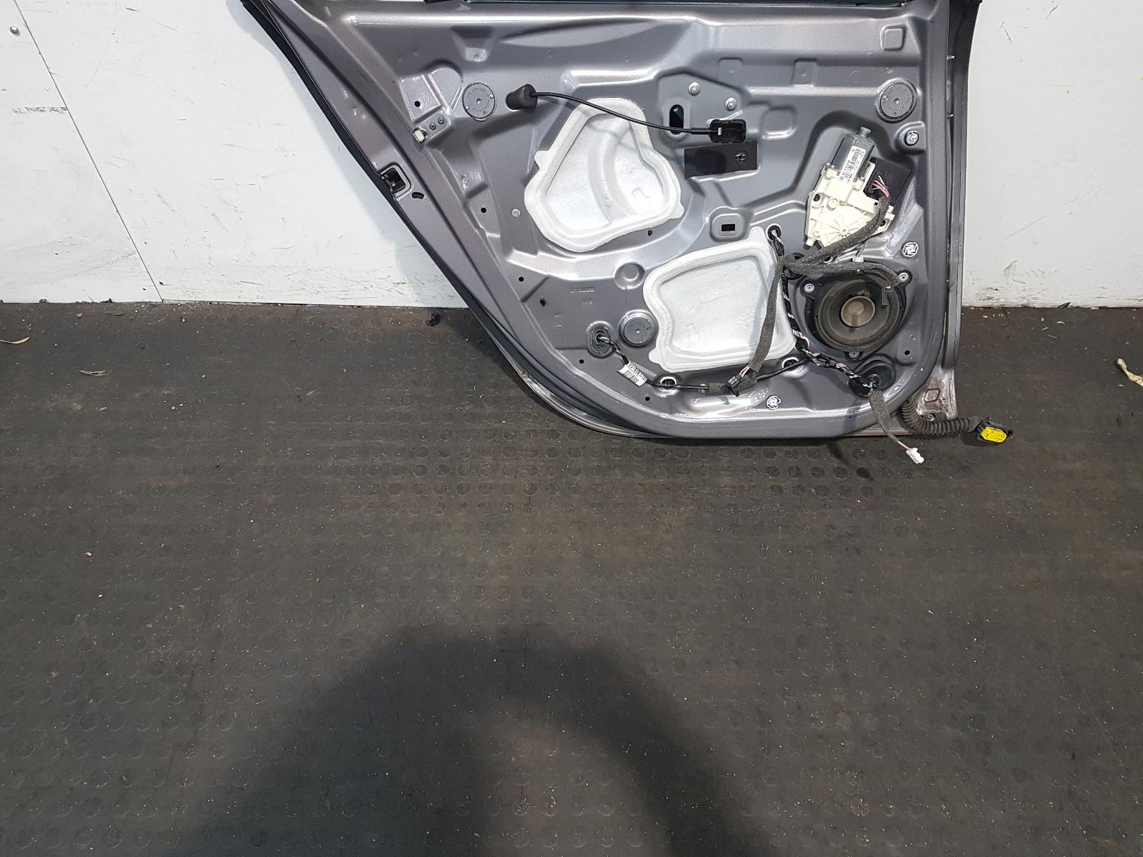 L Rear Door Megane Renault 2013