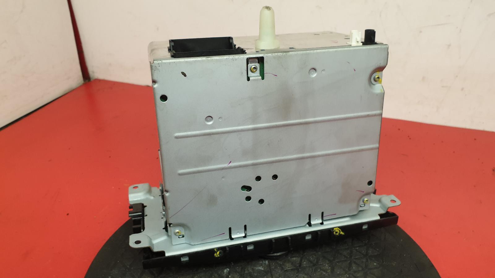 A/V Equipment S Max Ford 2011