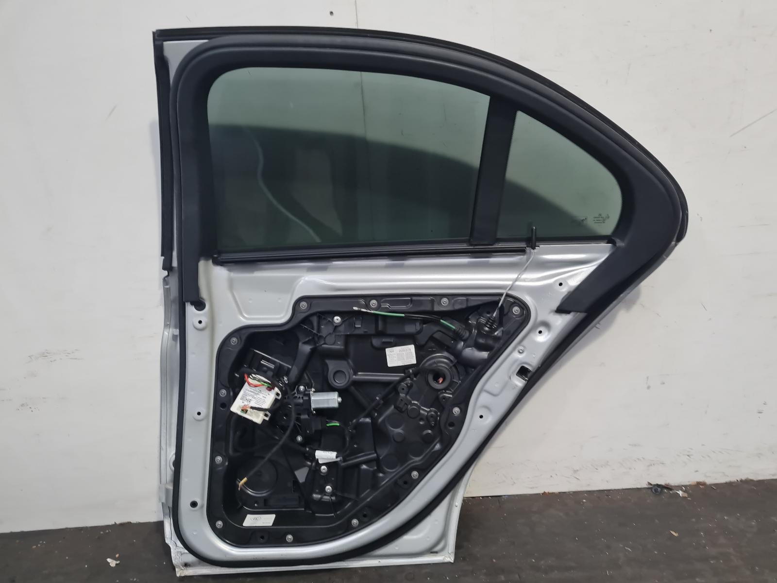 R Rear Door C Class Mercedes 2016 