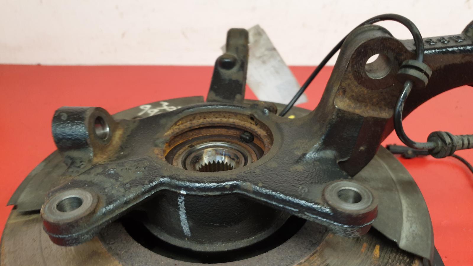 LF Hub/Stub Axle Assembly Juke Nissan 2020