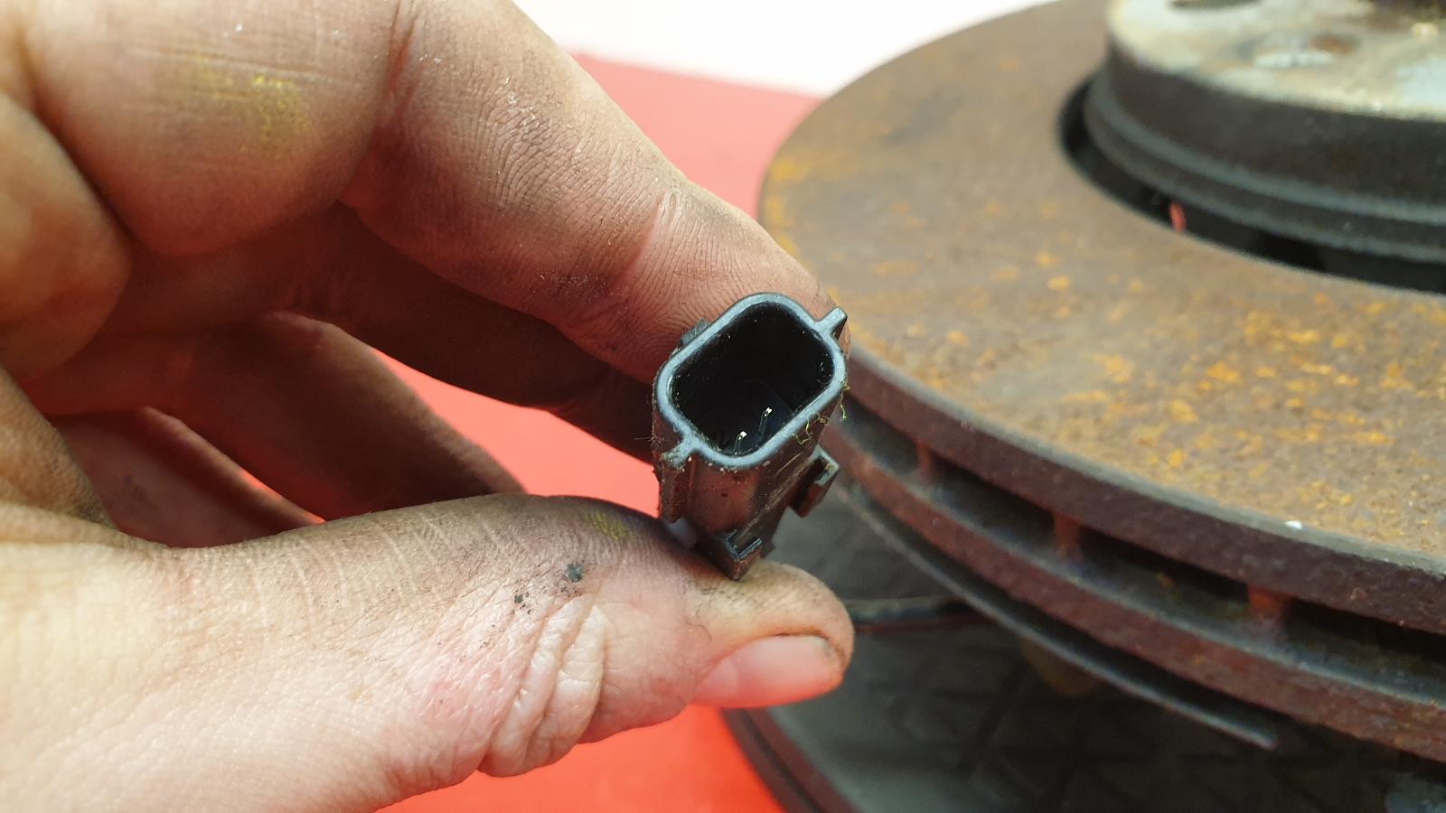LF Hub/Stub Axle Assembly Juke Nissan 2020