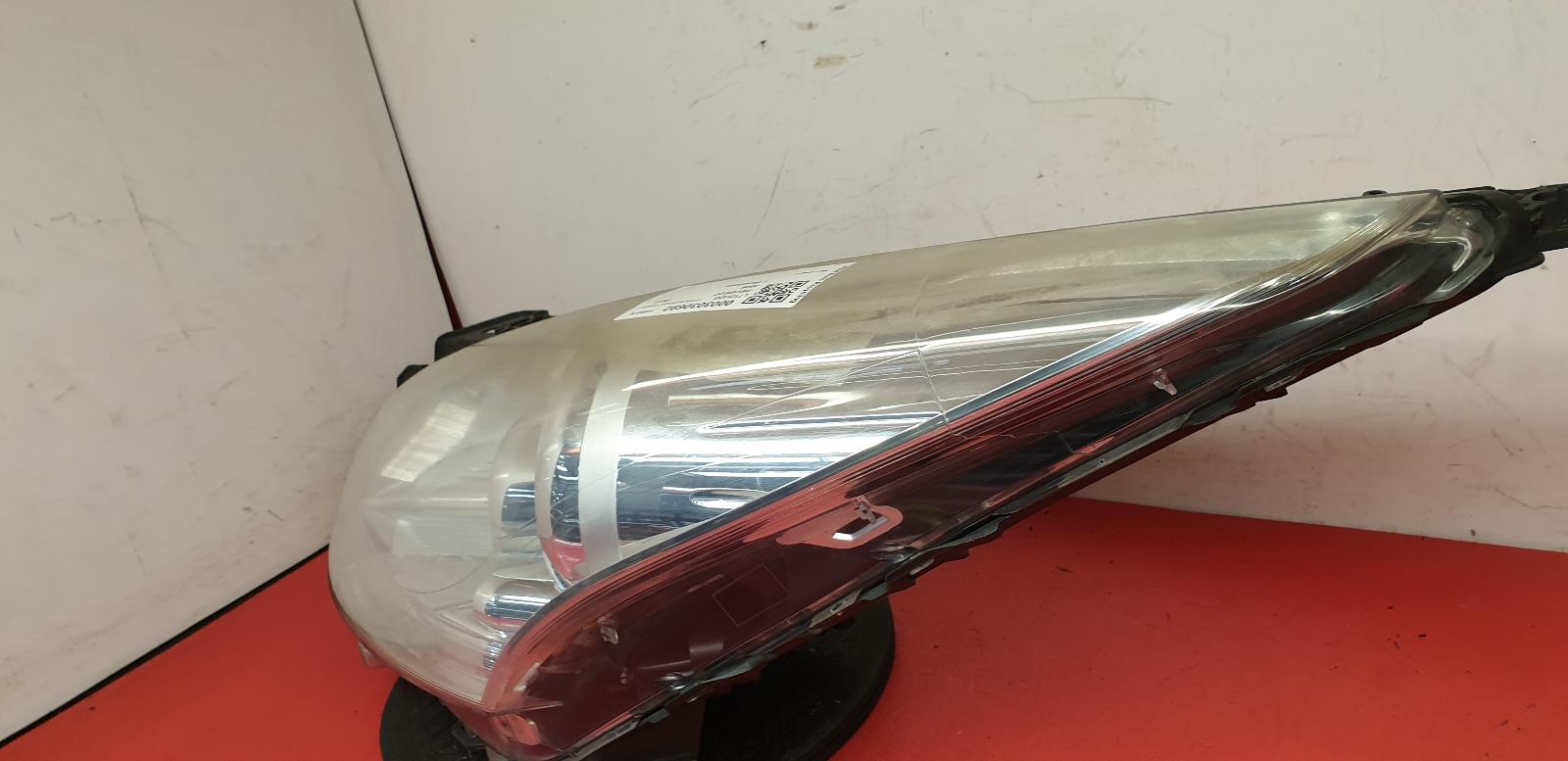 L Headlamp 3008 Peugeot 2012