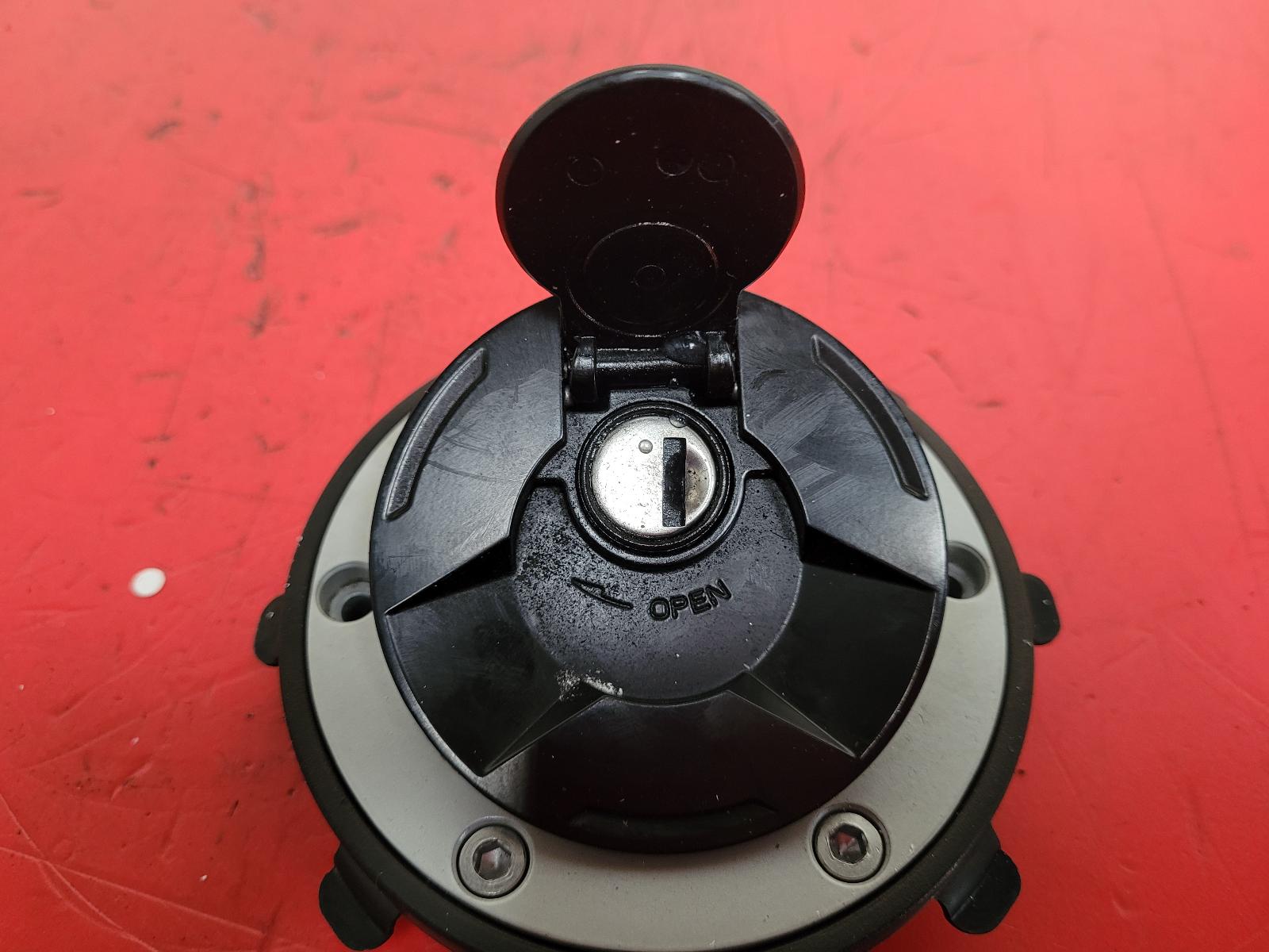 Comp.Lock Set + Keys Street Triple 765 Triumph 2023