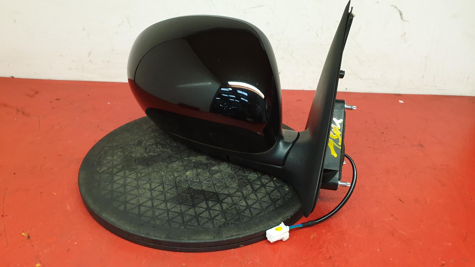 R Door Mirror Juke Nissan 2014