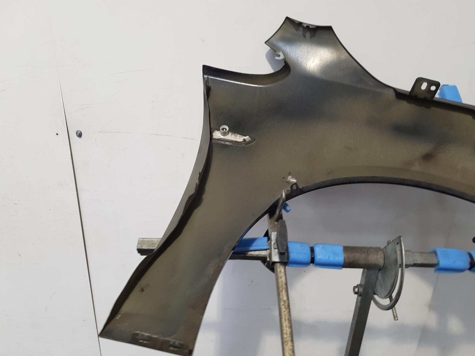 L Wing Astra Vauxhall 2015