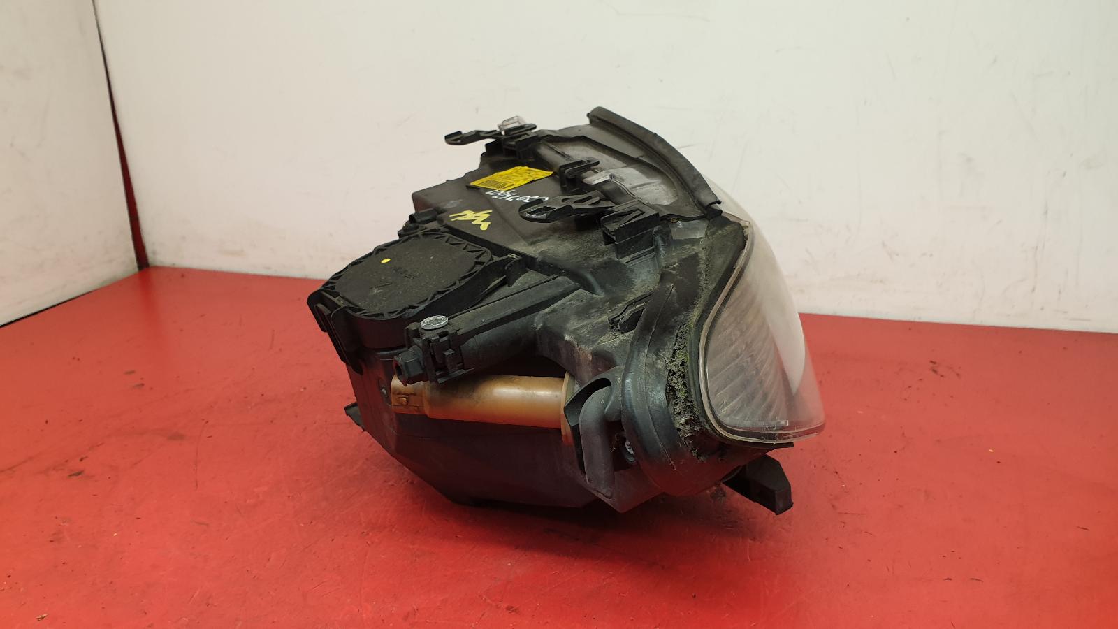 R Headlamp 3 Series Bmw 2004