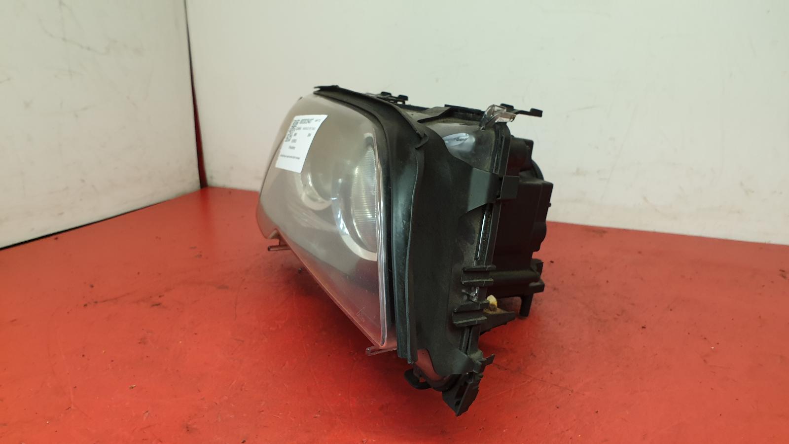 R Headlamp 3 Series Bmw 2004