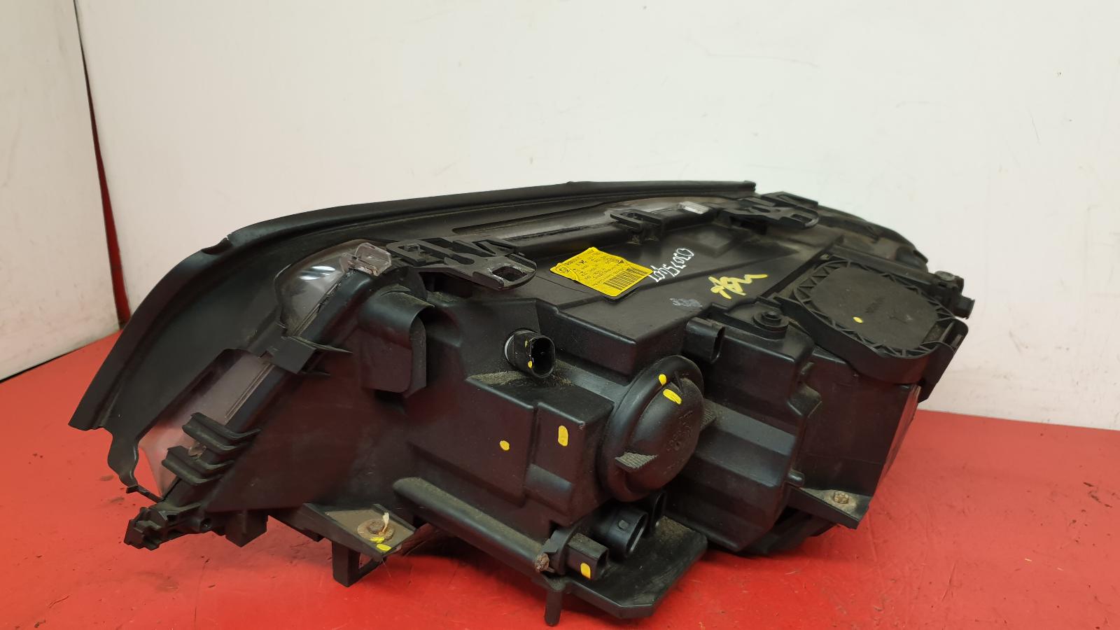 R Headlamp 3 Series Bmw 2004