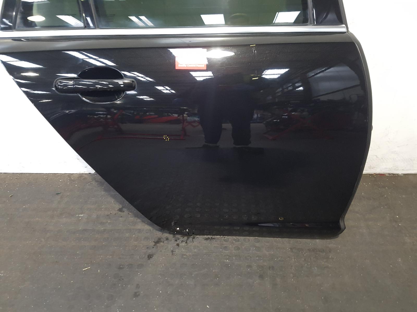 R Rear Door Xf Jaguar 2014 