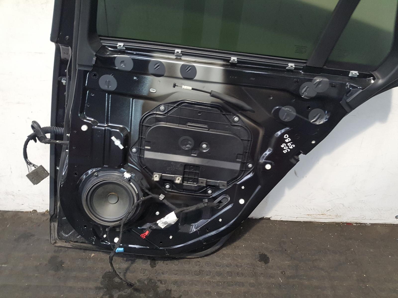 R Rear Door Xf Jaguar 2014