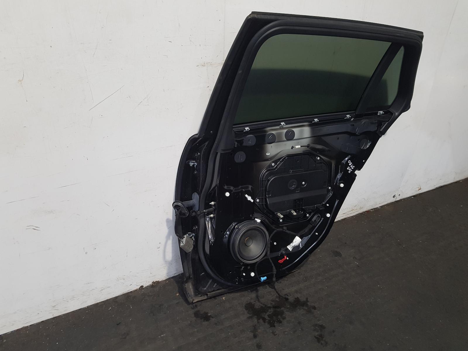 R Rear Door Xf Jaguar 2014 