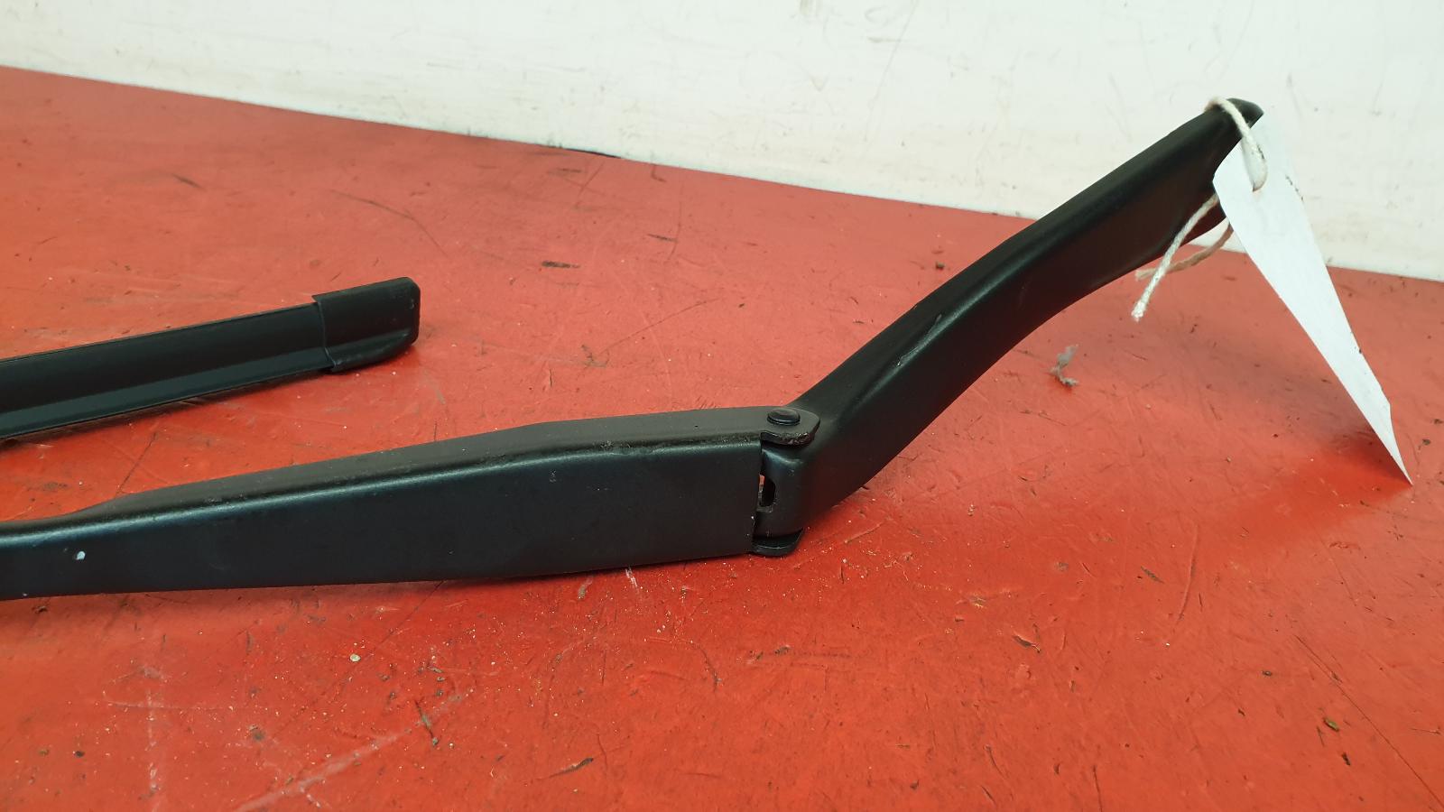 Wiper Arm Countryman Mini (bmw) 2018 