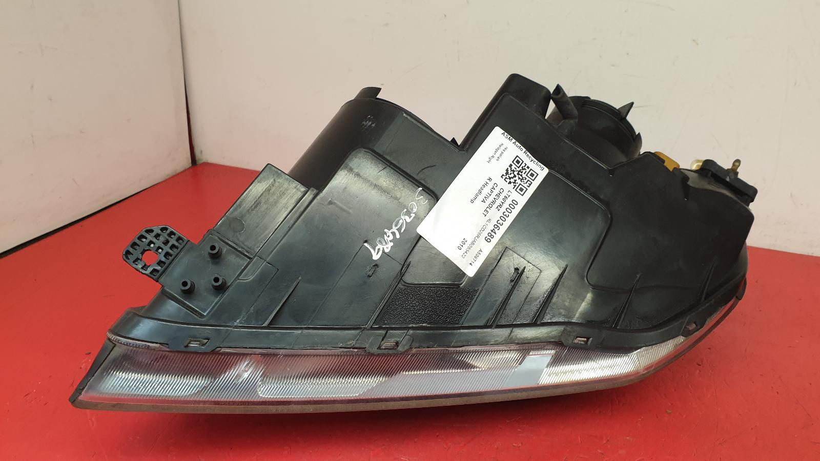 R Headlamp Captiva Chevrolet 2010
