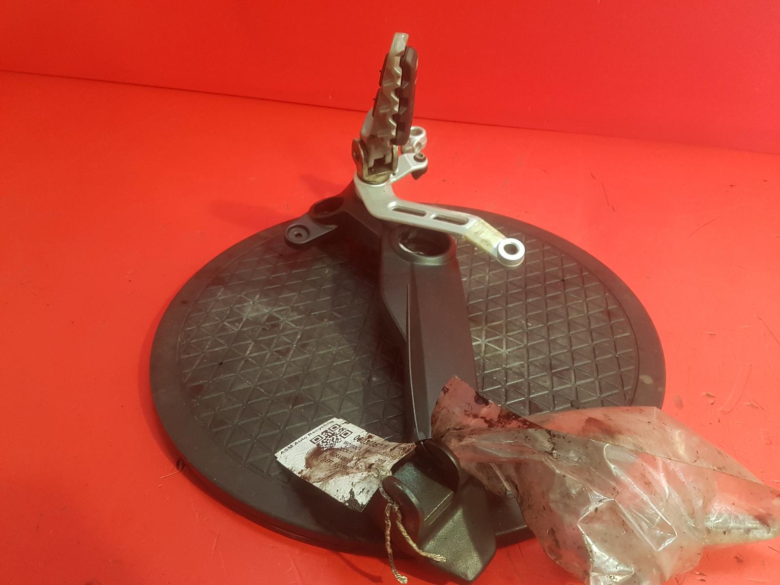 View Auto part Left Footrest Ducati Scrambler 1100 2018