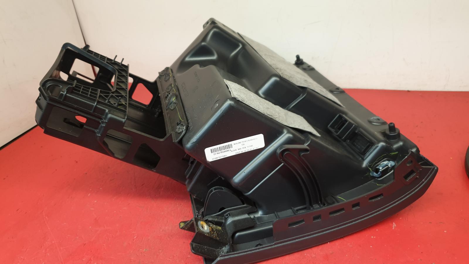 Glove Box Polo Volkswagen 2015