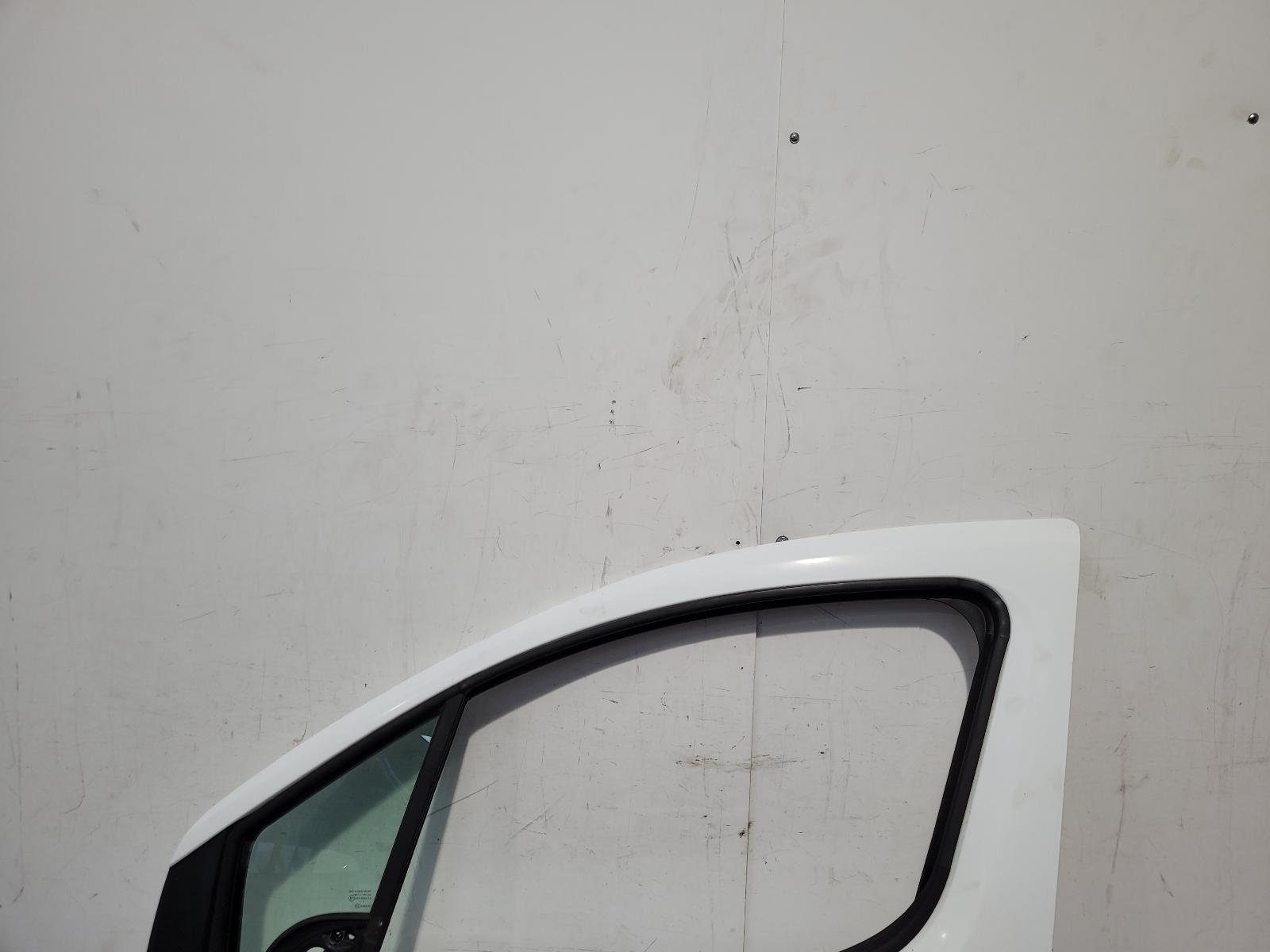L Front Door Partner Peugeot 2014
