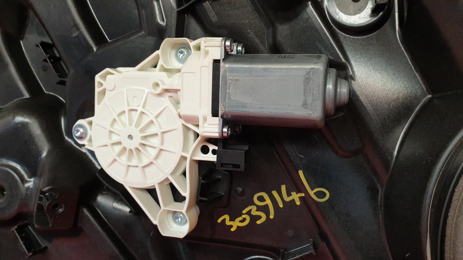 LR Window Regulator Cla Mercedes 2021 