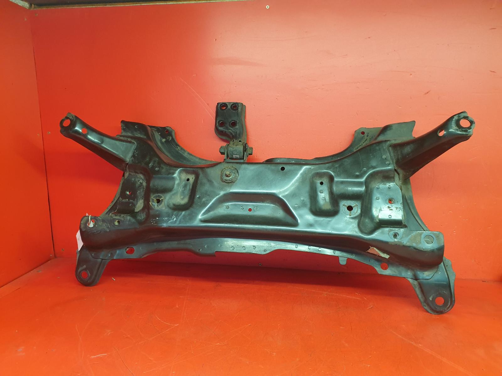 Front Subframe Yaris Toyota 2015