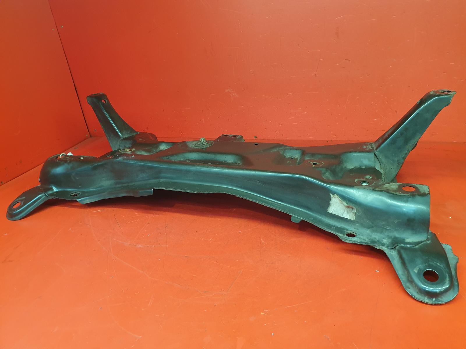 Front Subframe Yaris Toyota 2015